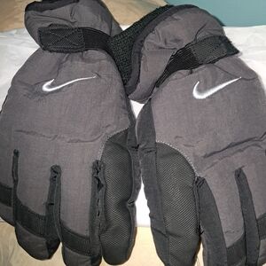 Youth Nike Black Winter Gloves